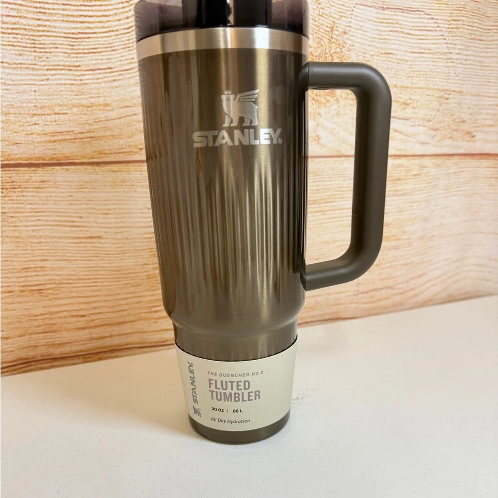 STANLEY 30oz‎ Metallic Adventure Tumbler "Gunmetal Shine" - Picture 7 of 9